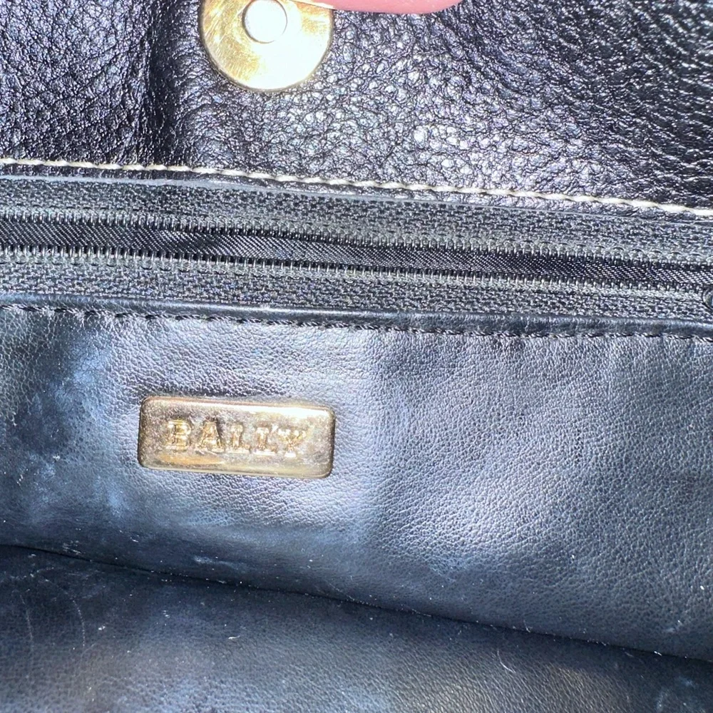 ❌sold❌ Vintage Bally Pebbled Leather Bag! Classic beauty. 🤎🖤 - Picture 12 of 15